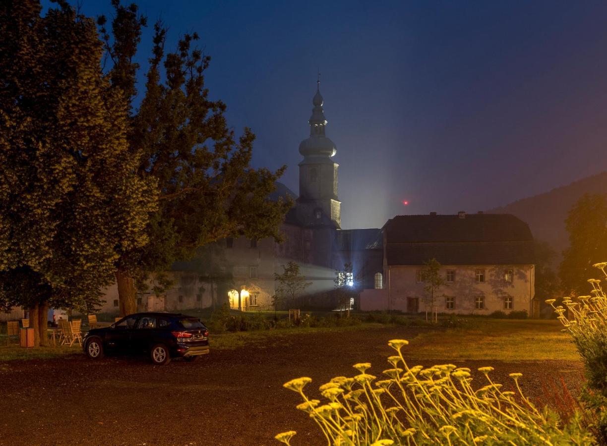 Zamek Sarny - Schloss Scharfeneck Kłodzko Esterno foto