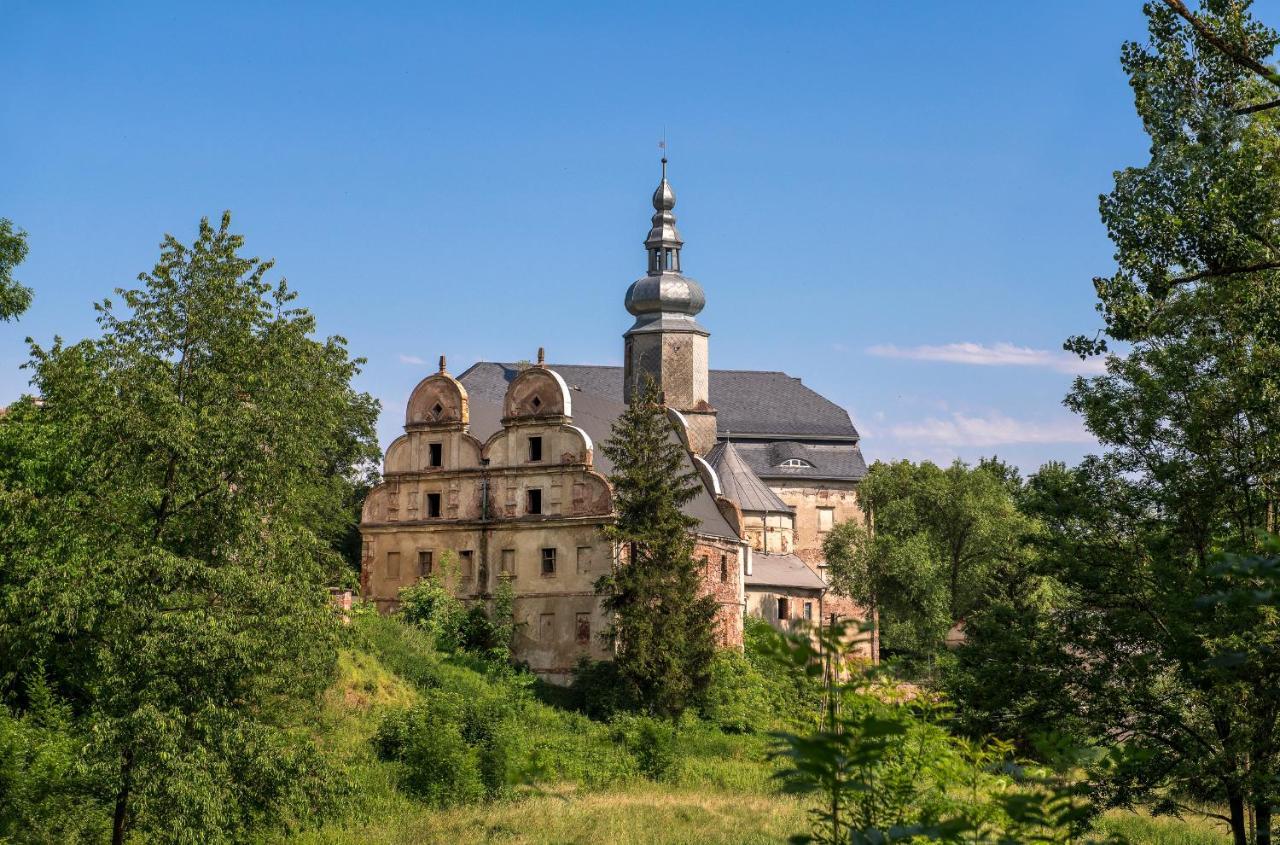 Zamek Sarny - Schloss Scharfeneck Kłodzko Esterno foto