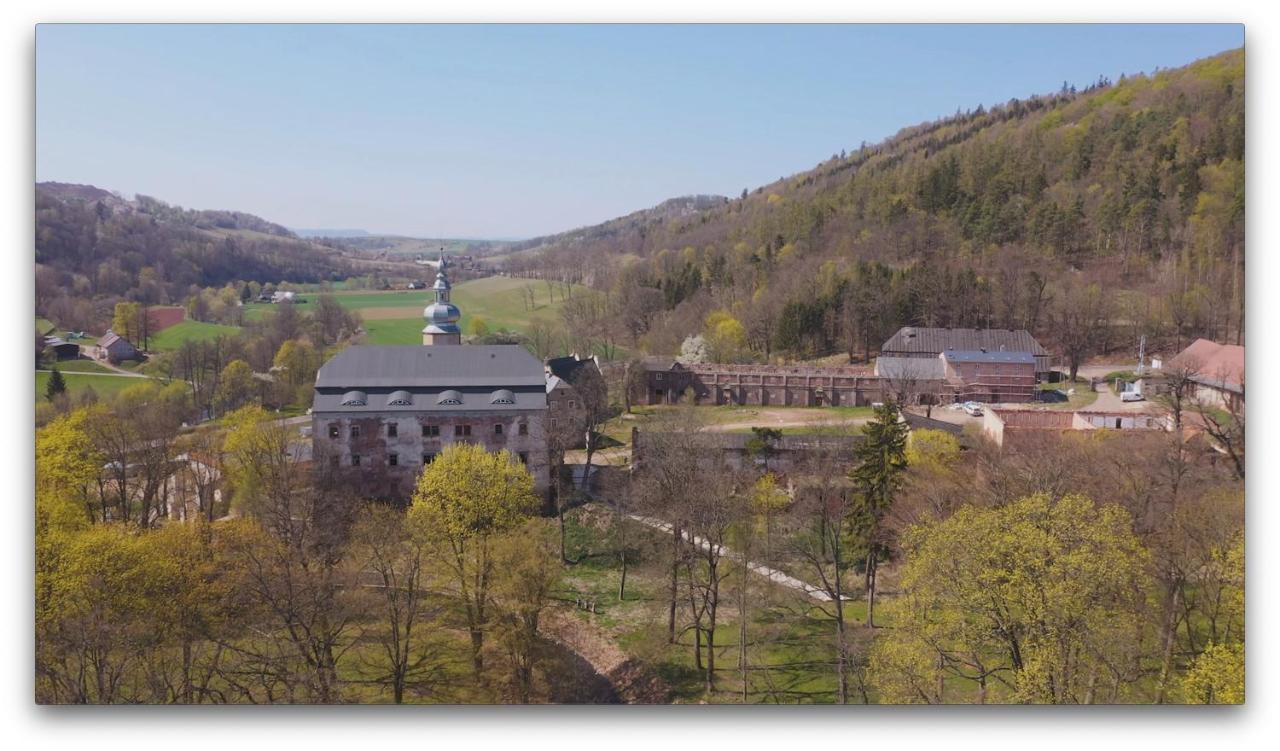 Zamek Sarny - Schloss Scharfeneck Kłodzko Esterno foto